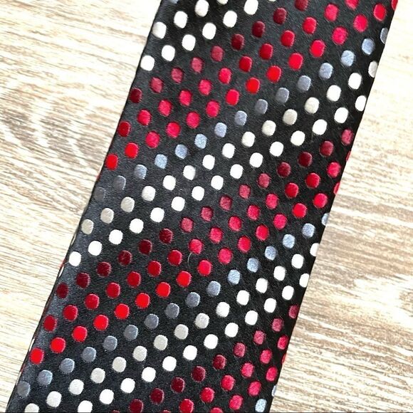 Geoffrey Beene  polka dot tie - Picture 4 of 12